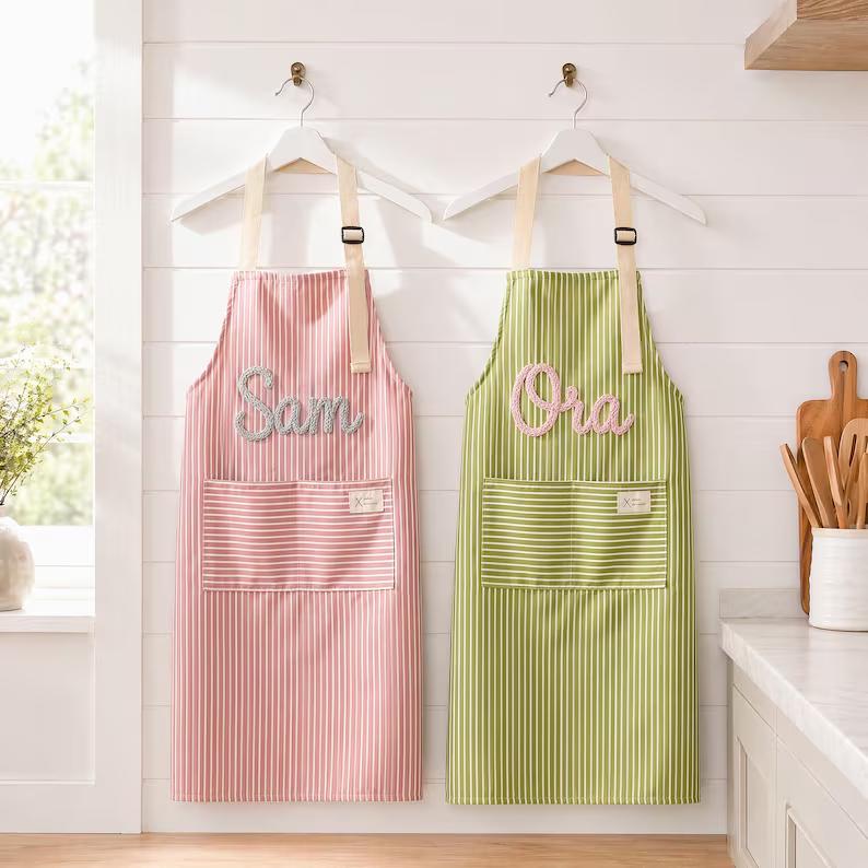 Personalized Apron for Mom Custom Name | Mother's Day Baking Gift | Kitchen Apron Women | Grandma Wife Gift | Home Baker Apron